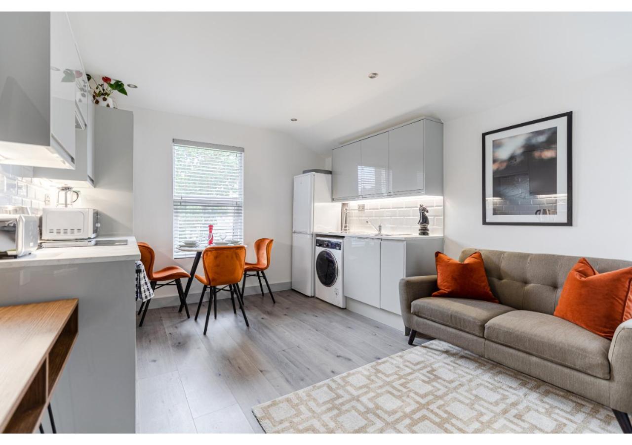Cozy And Stylish 2 Bedroom Flat In Greater Appartement Londen