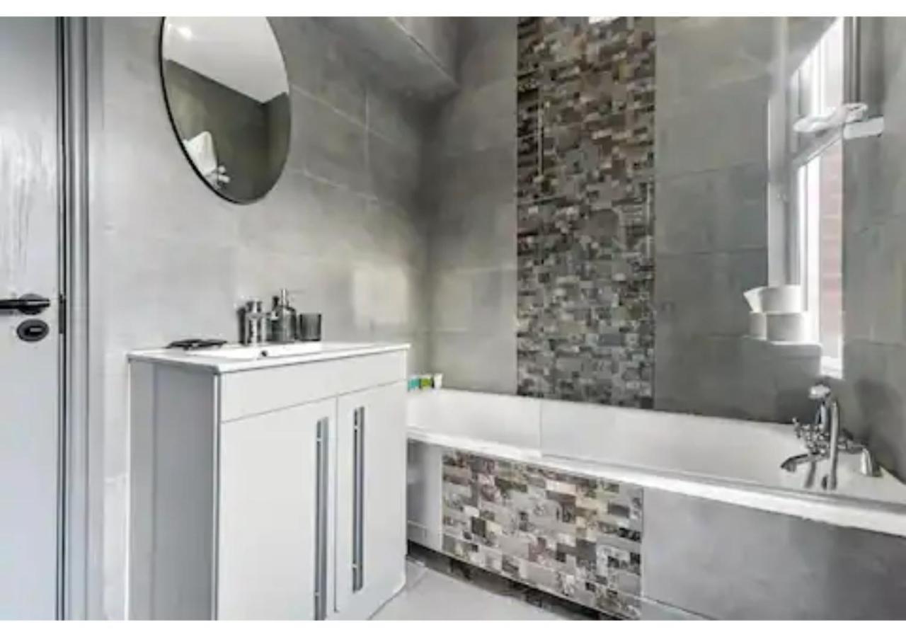 Appartement Three Bedroom - Perfect For Large Groups Londen