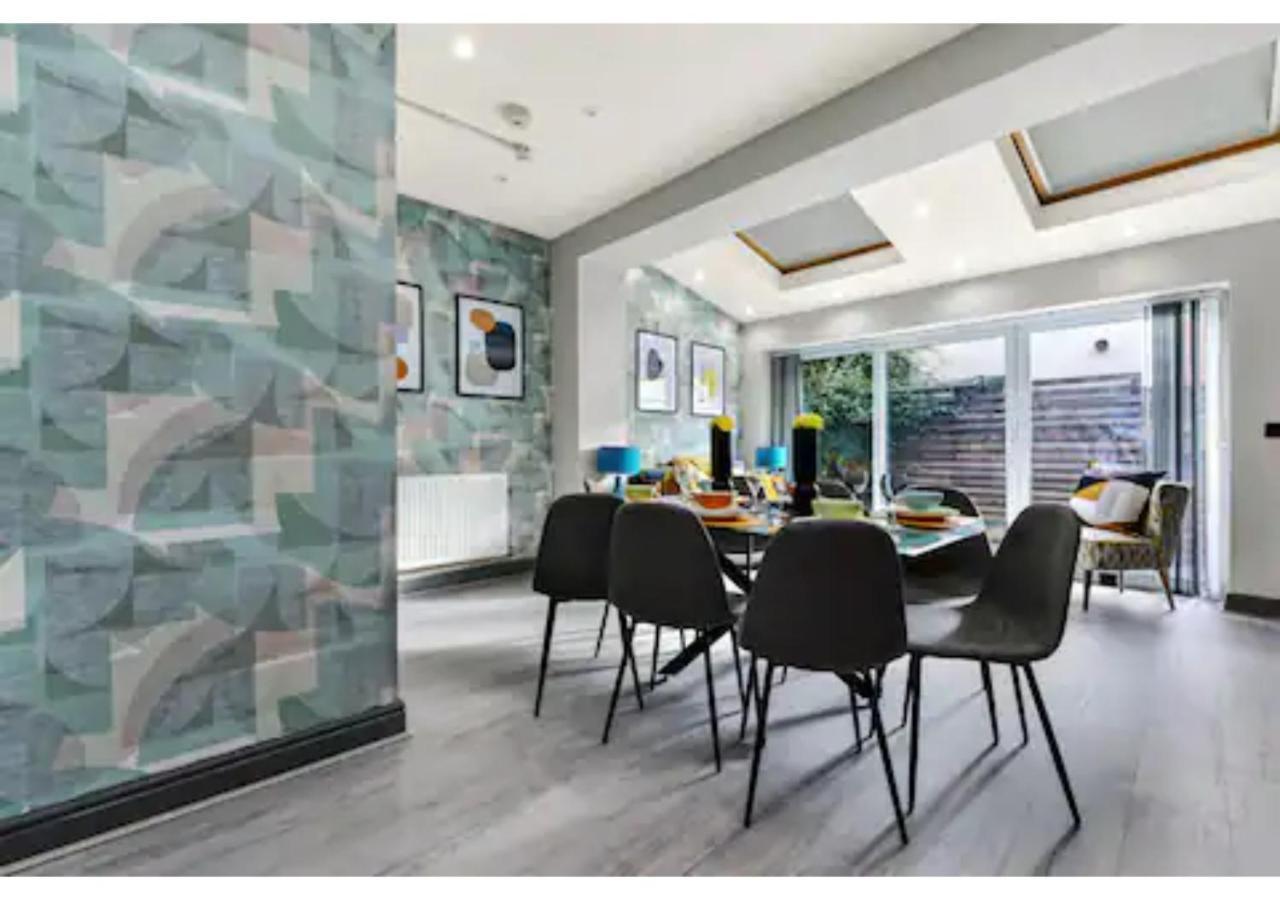 Three Bedroom - Perfect For Large Groups * Londen