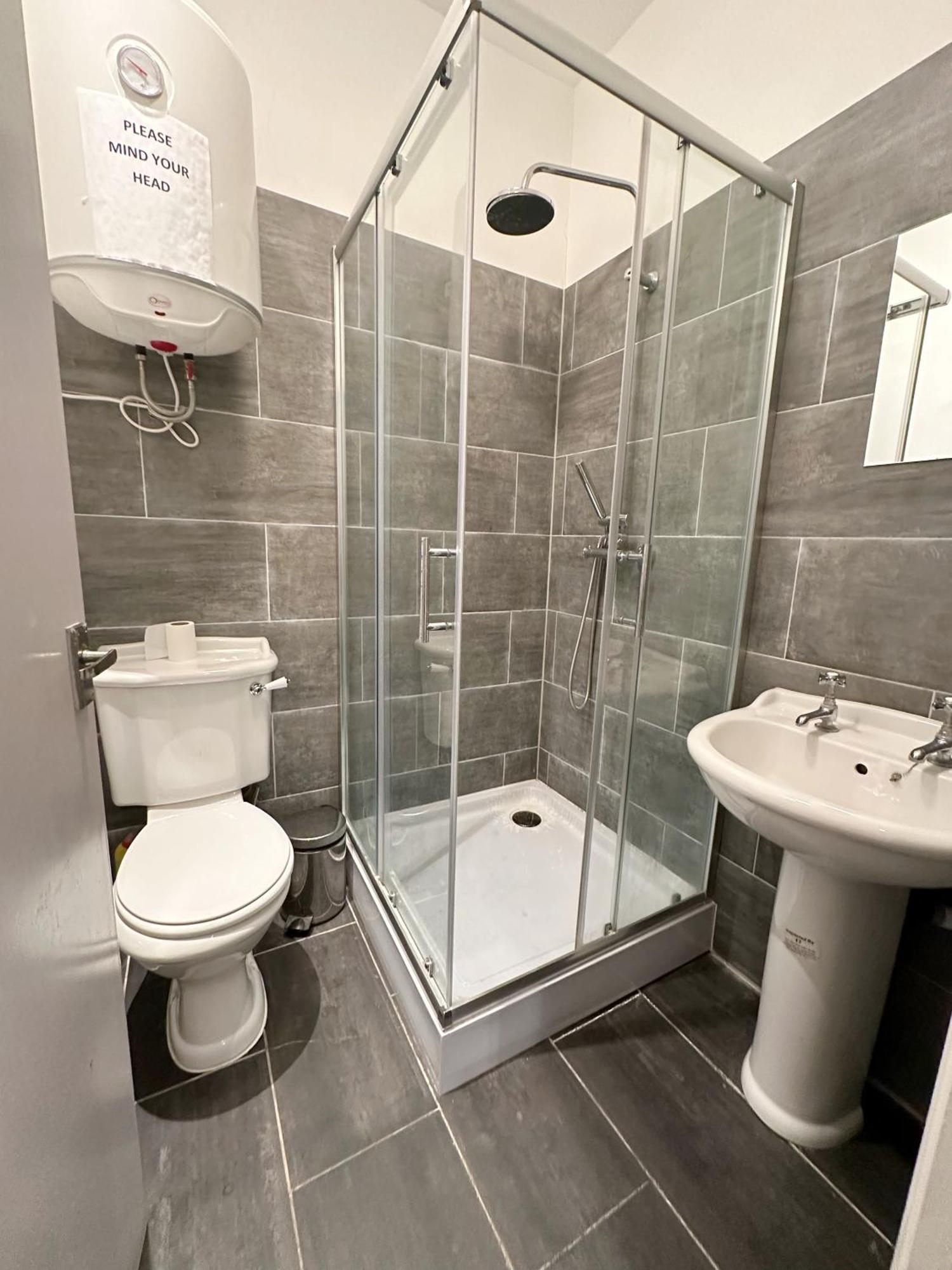 Apartment Sheen London