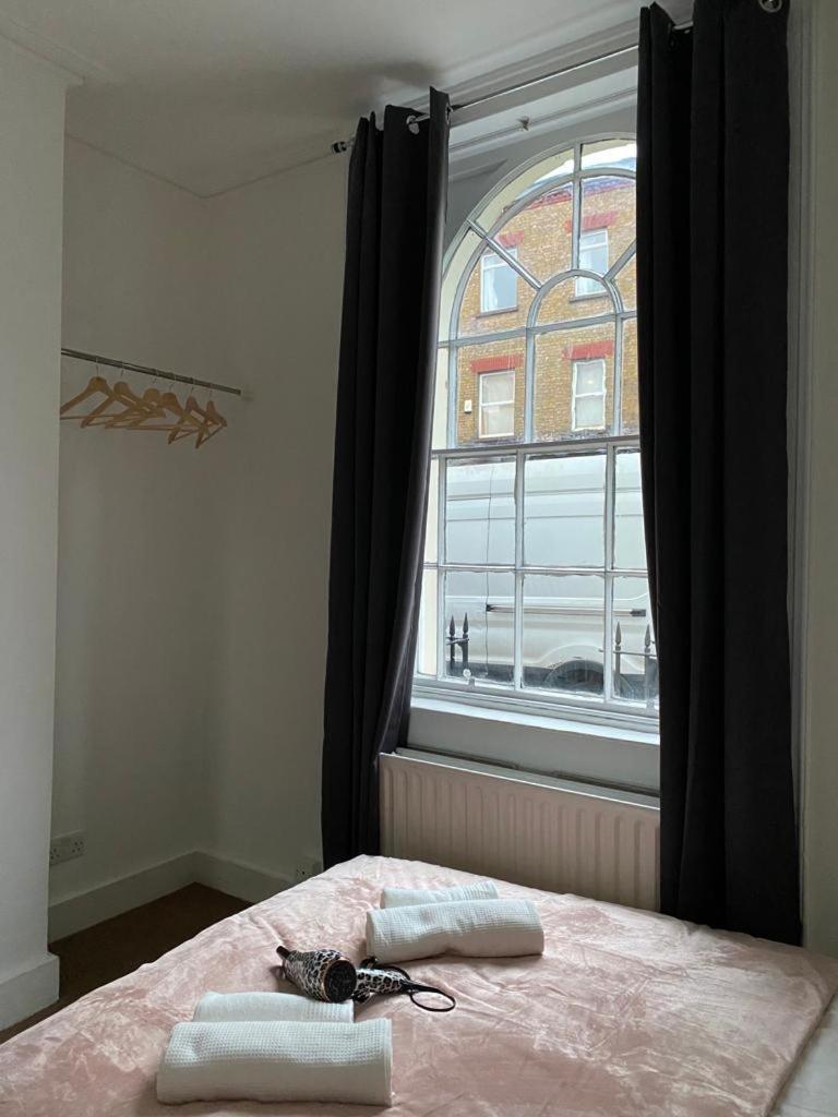 Private Bedrooms In Camden Town, *