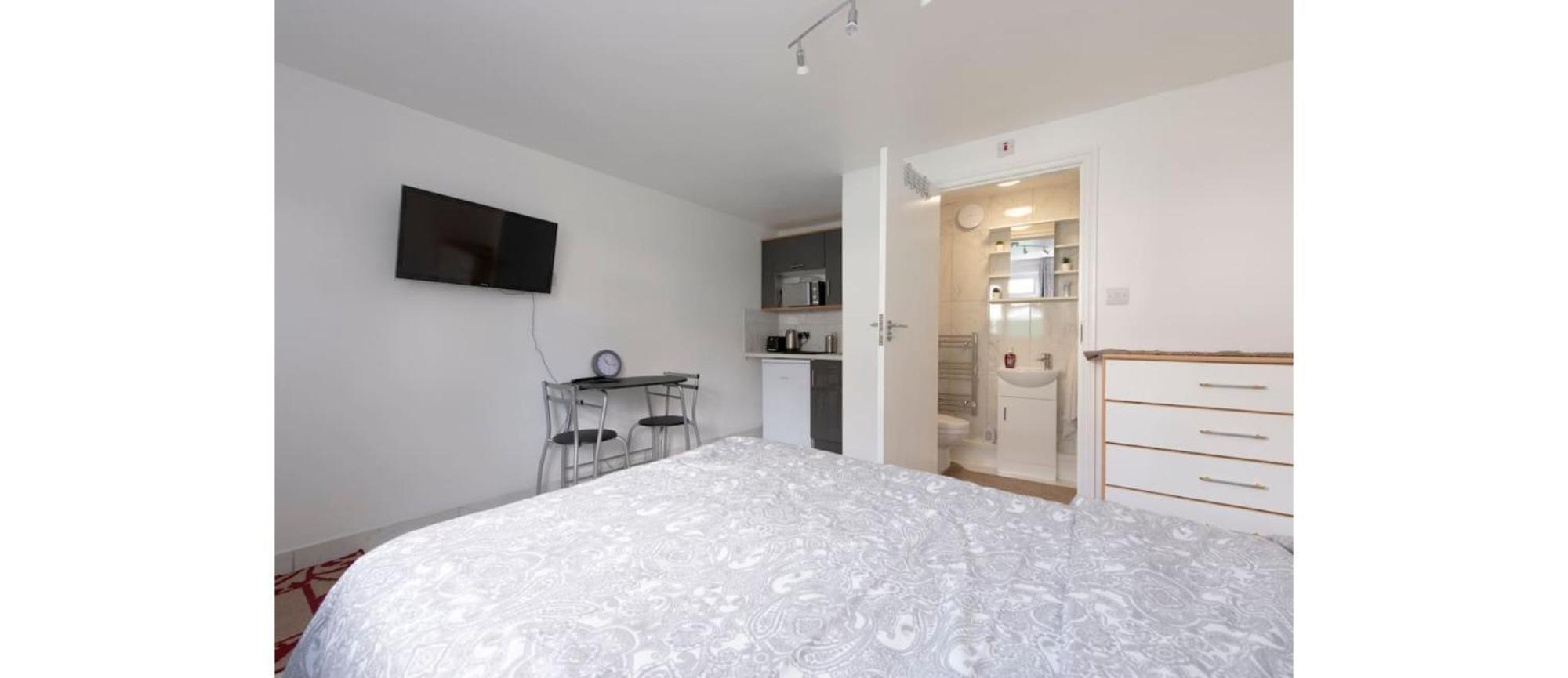 Newly Renovated Cozy In North * Londres