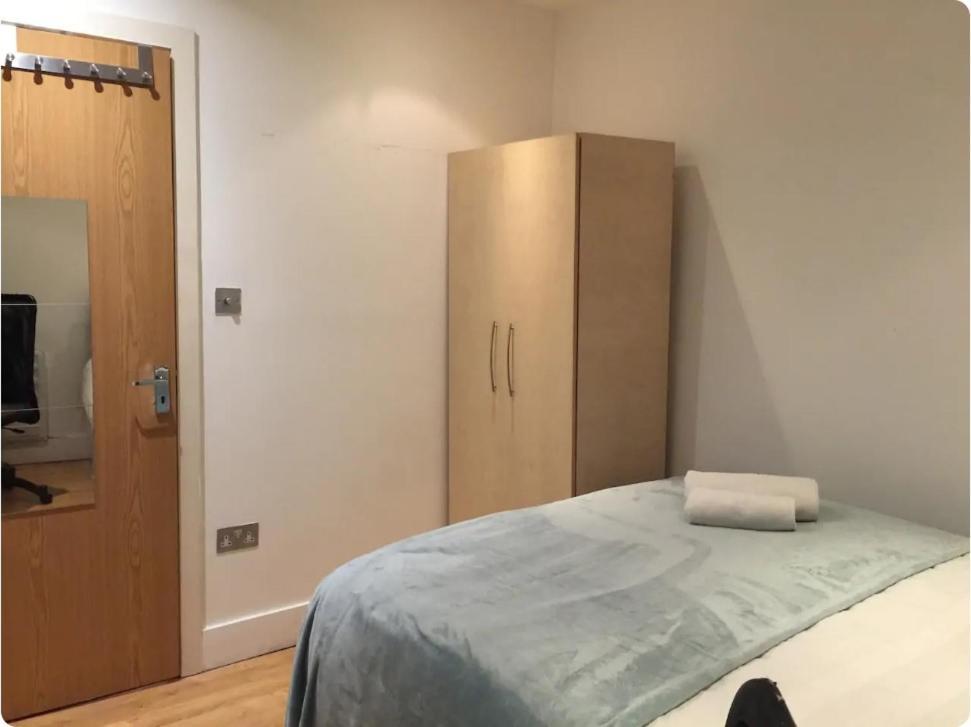 Lovely Private Bedrooms In Euston Station - 121 *