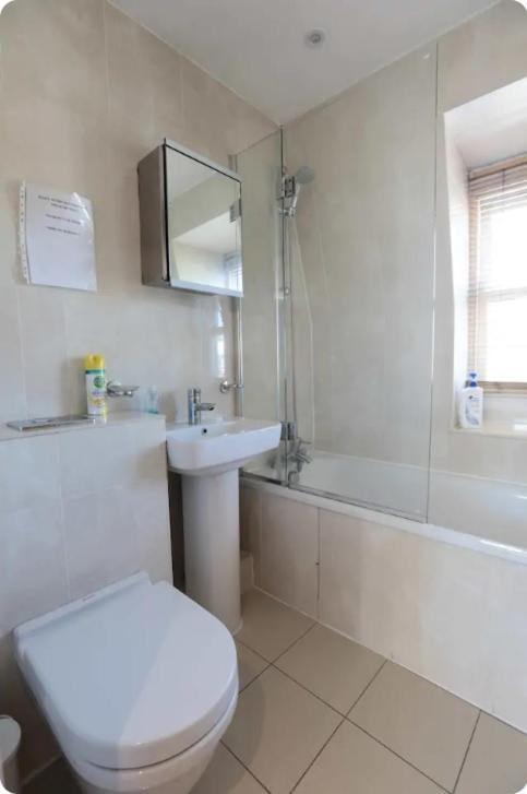 Lovely Private Bedrooms In Euston Station - 121 London