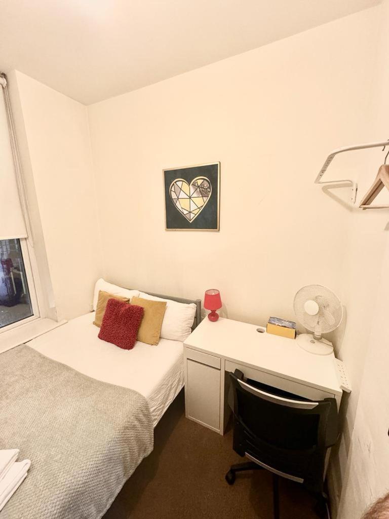 Pensionat Metropolitan Coziness Private Bedrooms In Euston Station 161 *