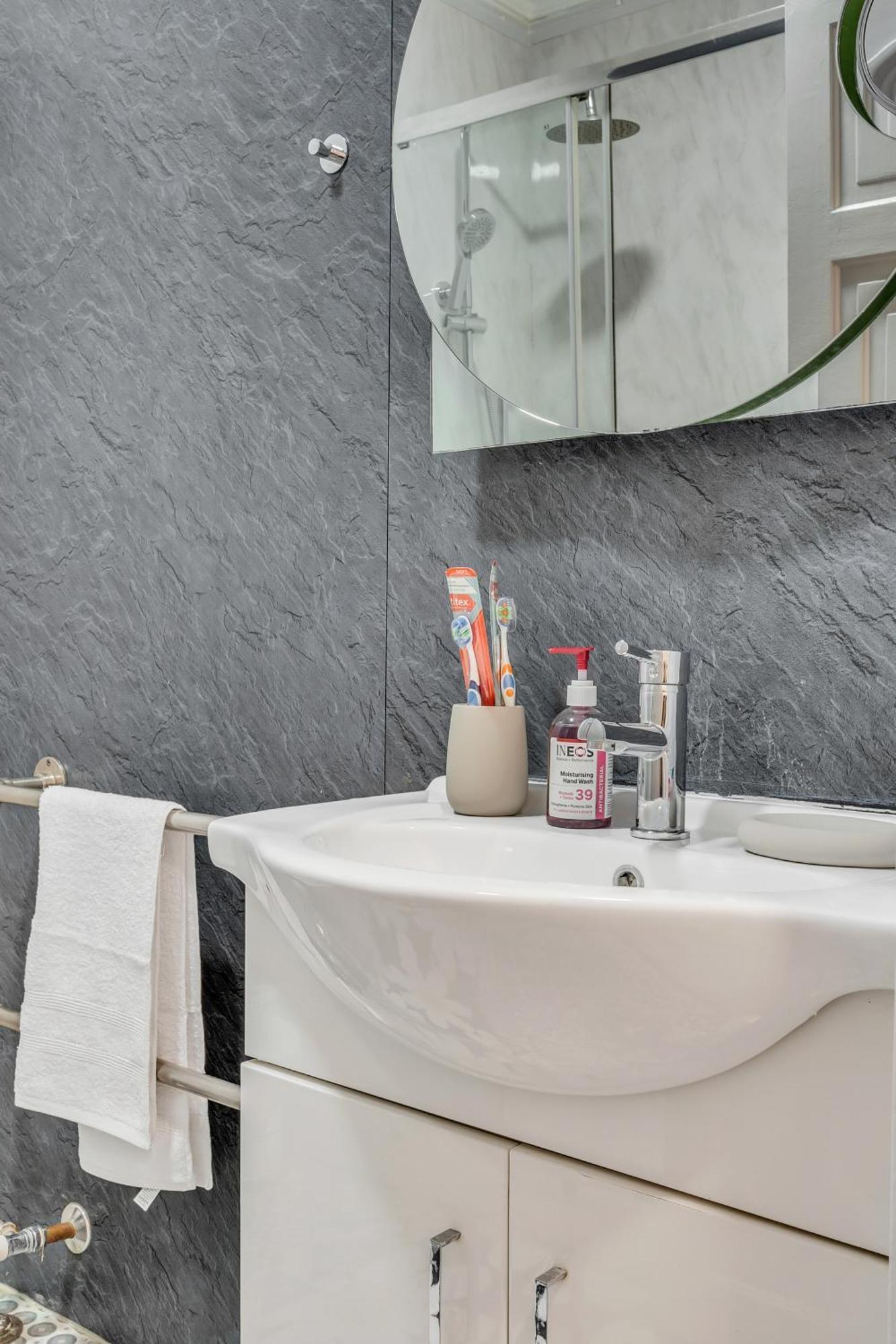 London, Near, Marble Arch, Oxford Street, Mayfair, One Bedroom Apartment *
