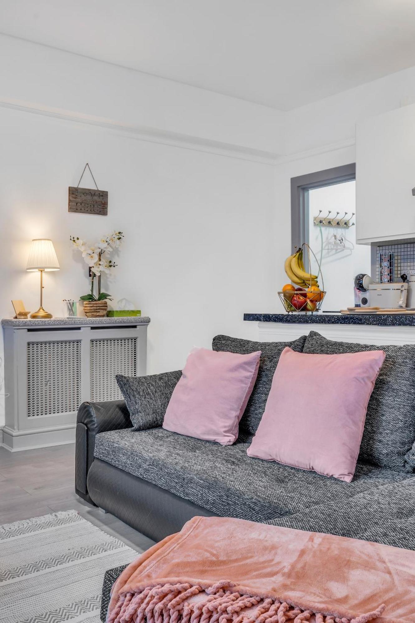 London, Near, Marble Arch, Oxford Street, Mayfair, One Bedroom Apartment *