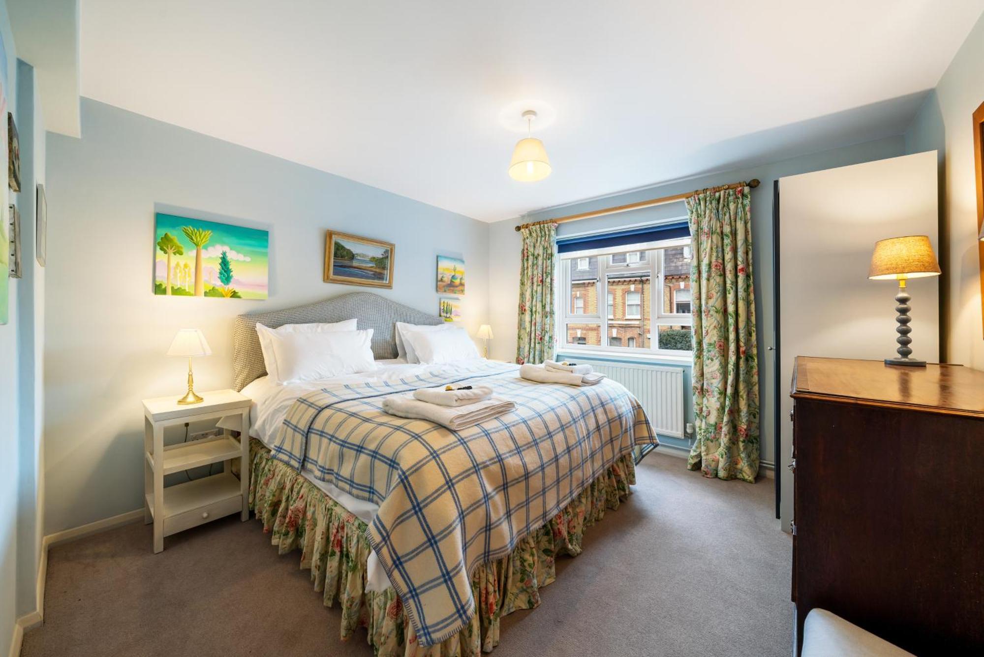 Bright & Cosy Gem ~ Battersea Park View ~ King Bed * Londen
