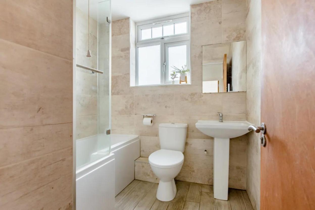 Double Edmonton Green, N9 Privatunterkunft *