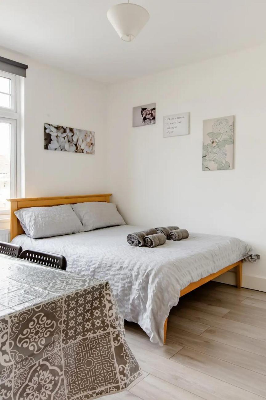 Double Edmonton Green, N9 Privatunterkunft *
