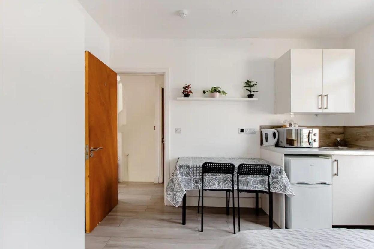 Double Edmonton Green, N9 * London
