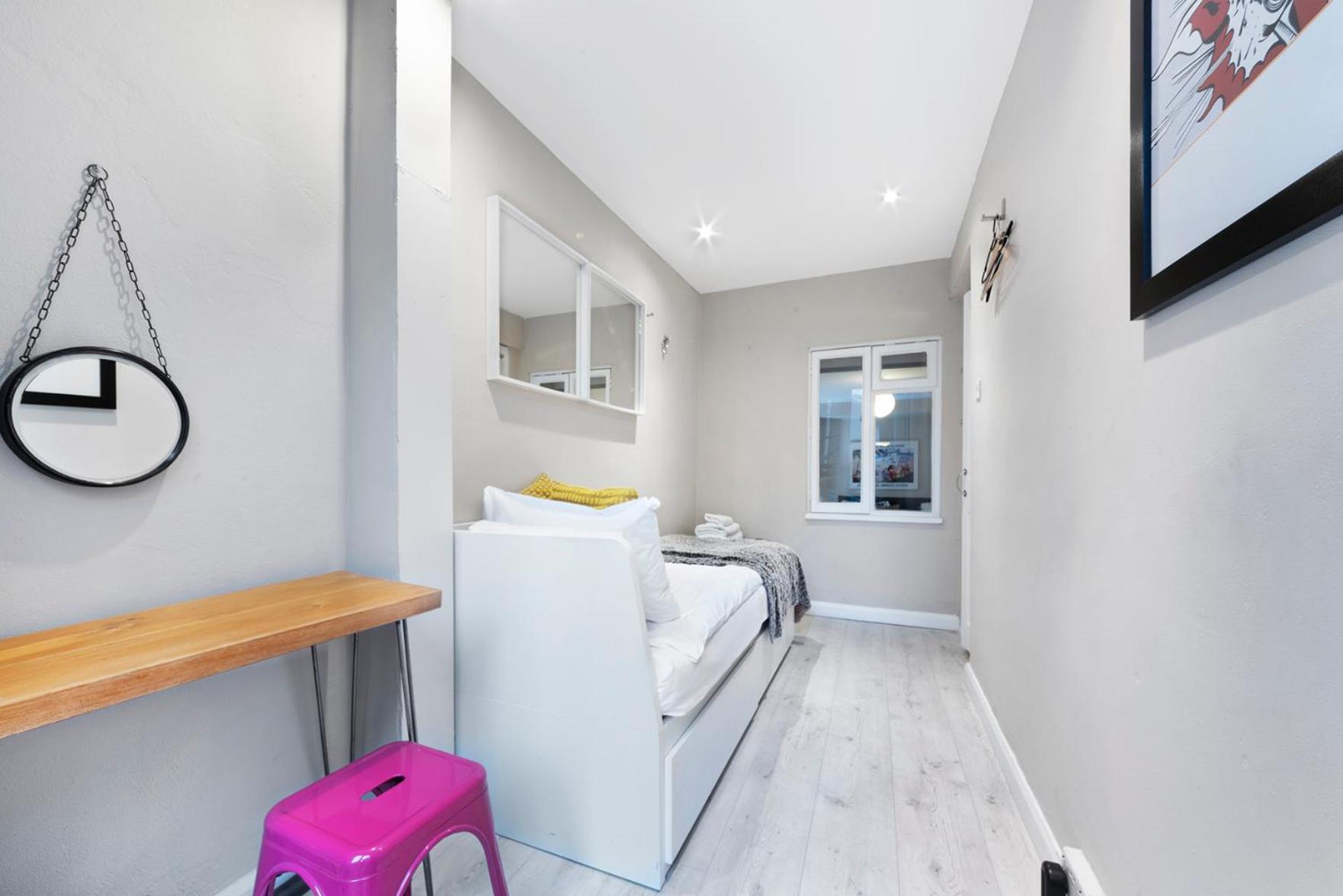 Flat 1 - 2 Bedrooms And Private Terrace London