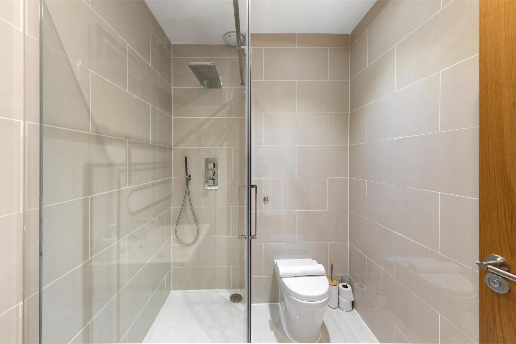 Lejlighed Tranquil Flat With Outdoor Space - Prime Location! *