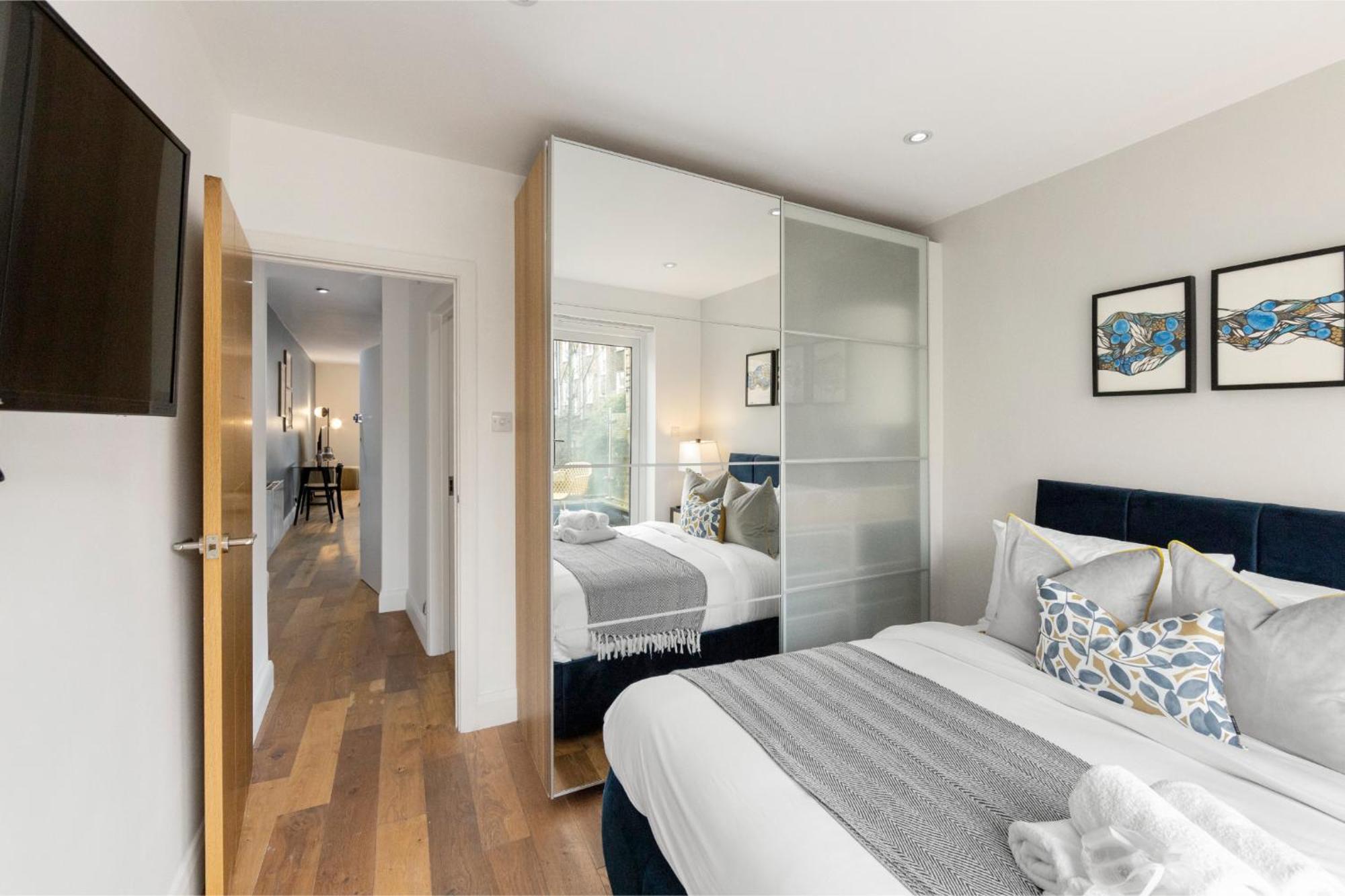 Tranquil Flat With Outdoor Space - Prime Location! Lejlighed *