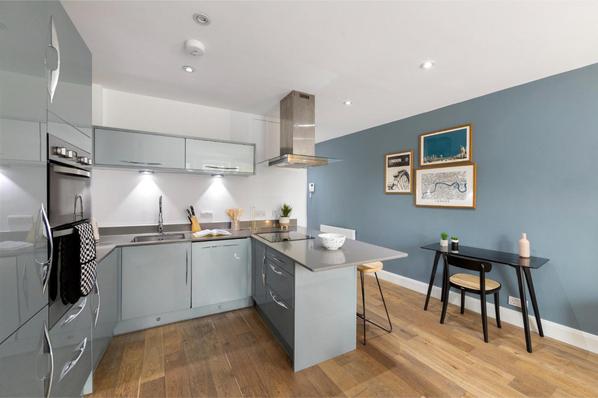 Tranquil Flat With Outdoor Space - Prime Location! Lejlighed London