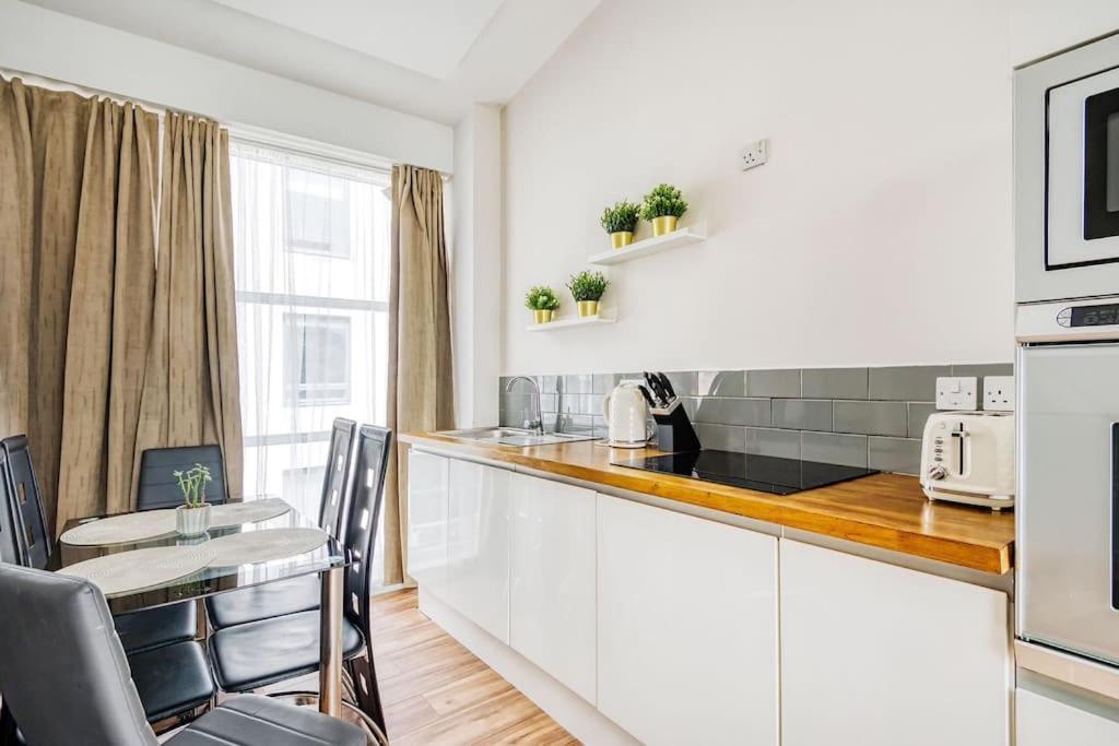 2 Bedroom Flat Edgware Road Lägenhet *