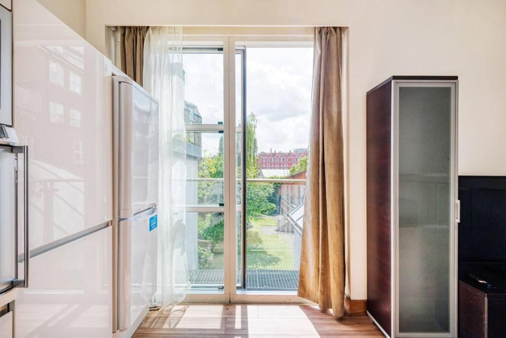 2 Bedroom Flat Edgware Road Lägenhet London