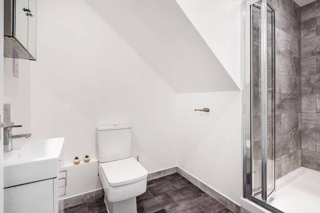 2 Bedroom Flat Edgware Road Apartment