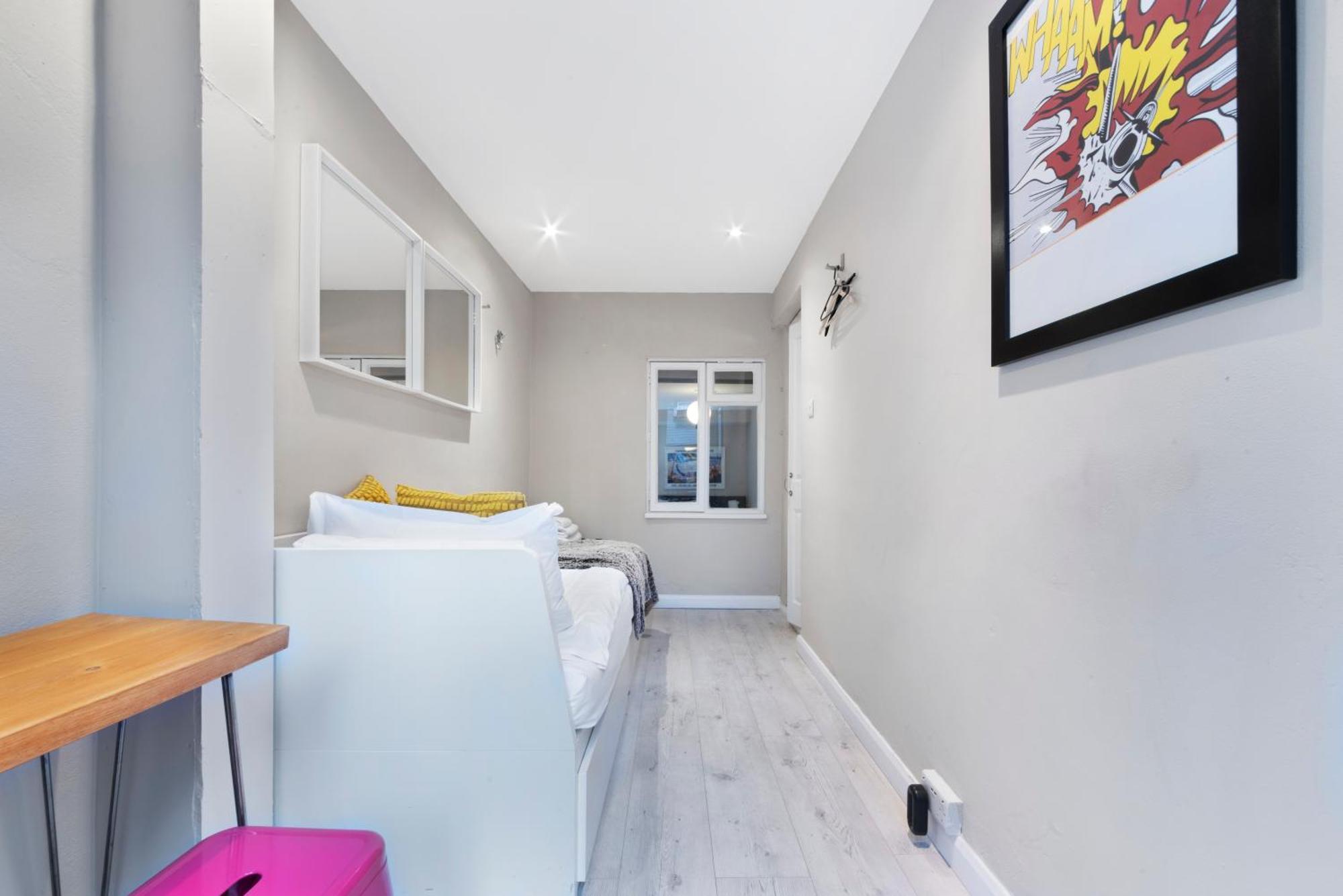 Flat 1 - 2 Bedrooms And Private Terrace * London
