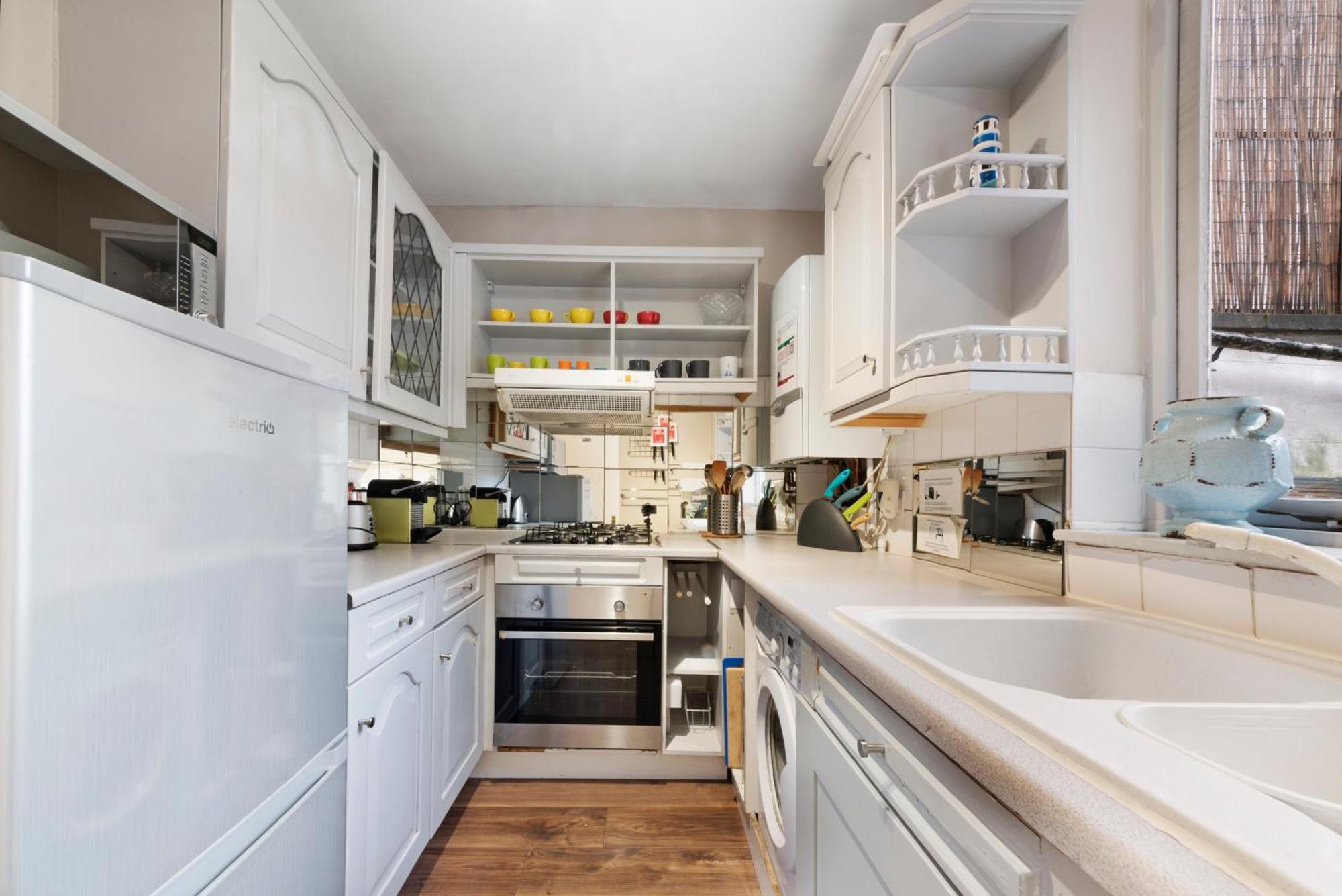 Flat 1 - 2 Bedrooms And Private Terrace Apartment *