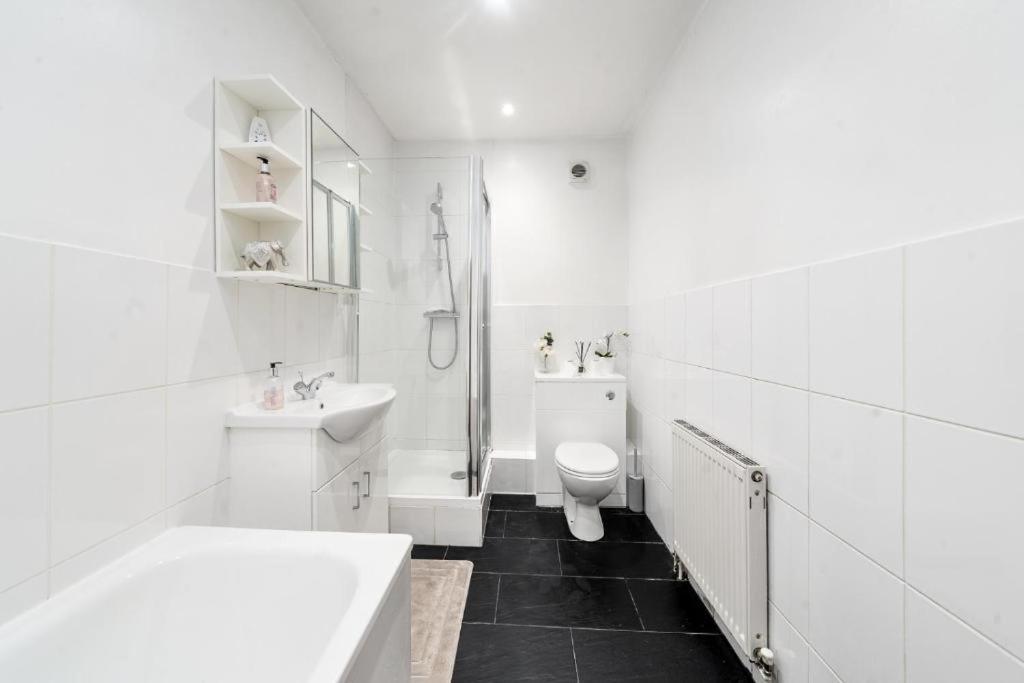 Apartment 2 Bedroom Tower Bridge With Free Secure Gated Parking - Perfect For Long