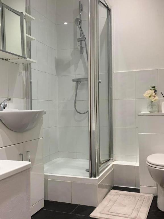 Apartment 2 Bedroom Tower Bridge With Free Secure Gated Parking - Perfect For Long *
