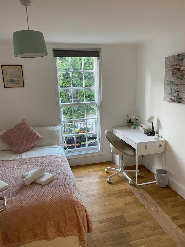 Privatunterkunft Private In Euston,