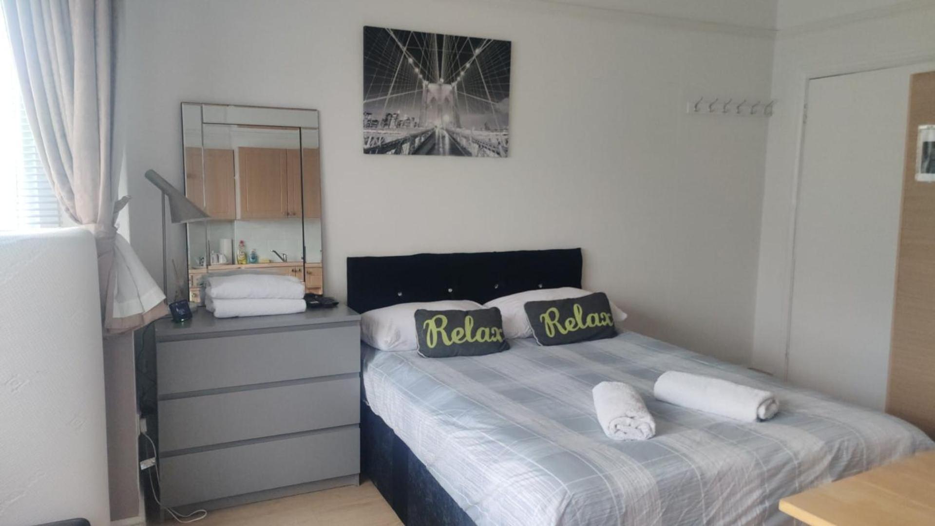Studio On Golders Green Road Apartment London