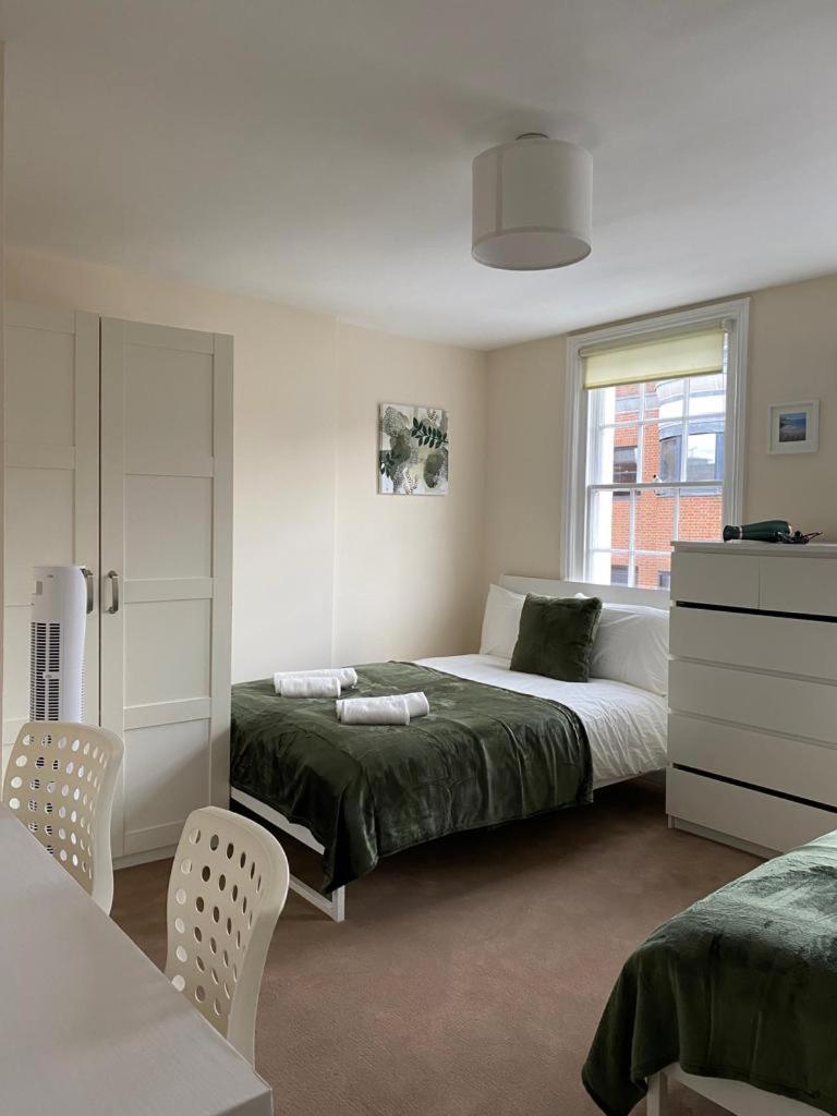 Lovely Private In Camden, Accommodatie bij particulieren Londen