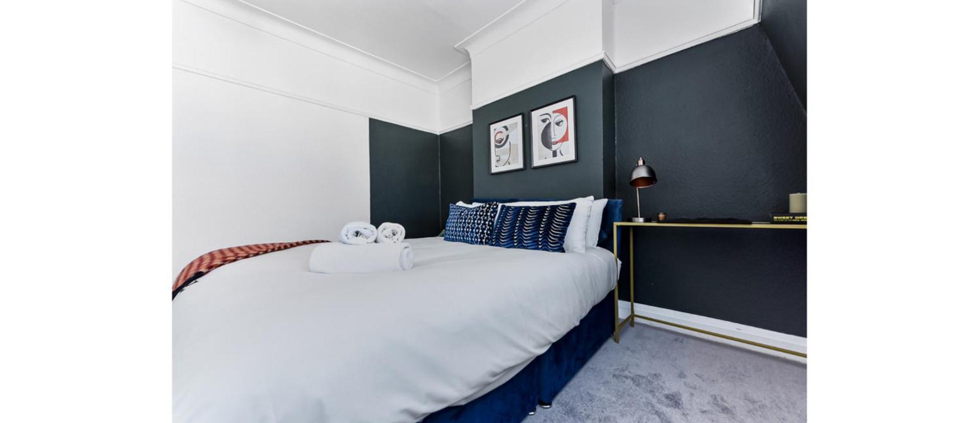 Stylish Living: 3-bd Close To Everything! Leilighet London