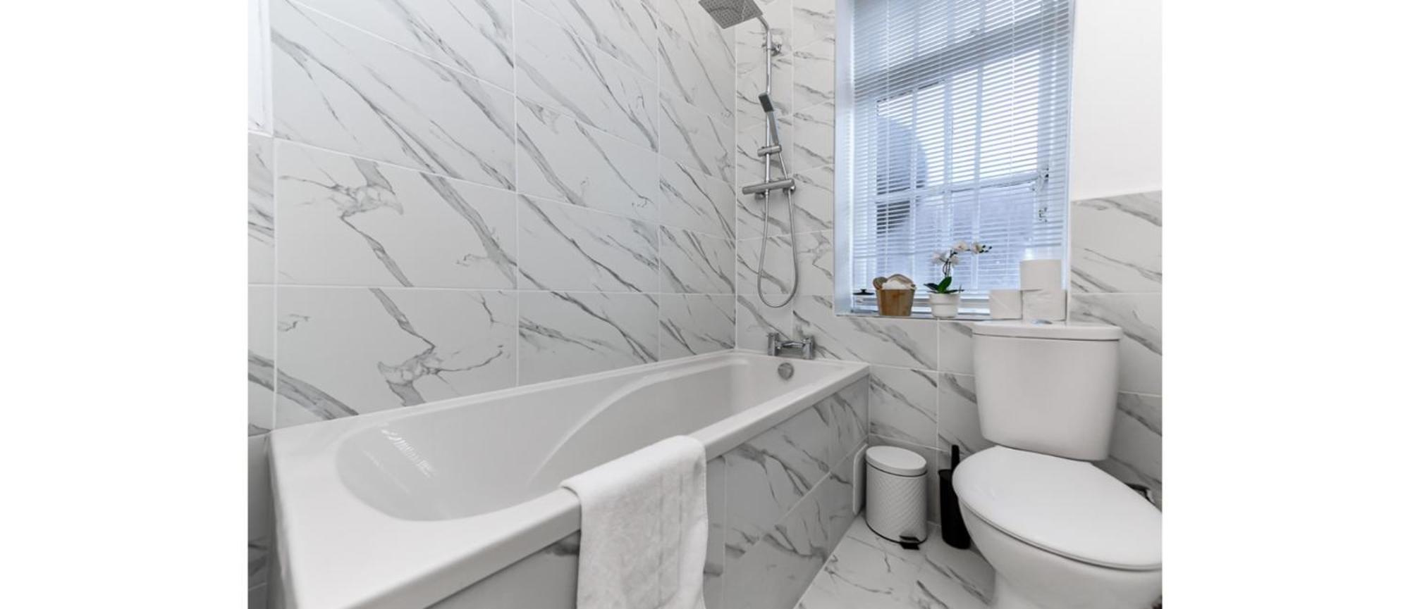 Stylish Living: 3-bd Close To Everything! Leilighet