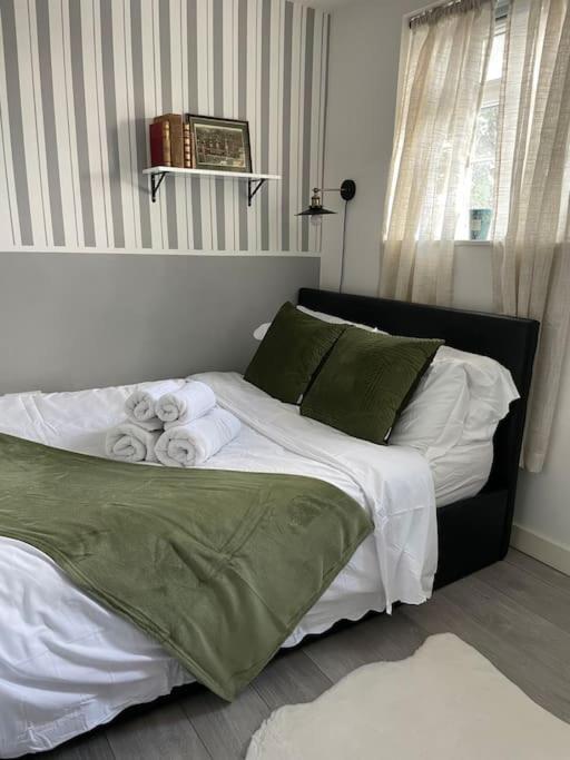 One Bedroom Putney Village Flat Leilighet London