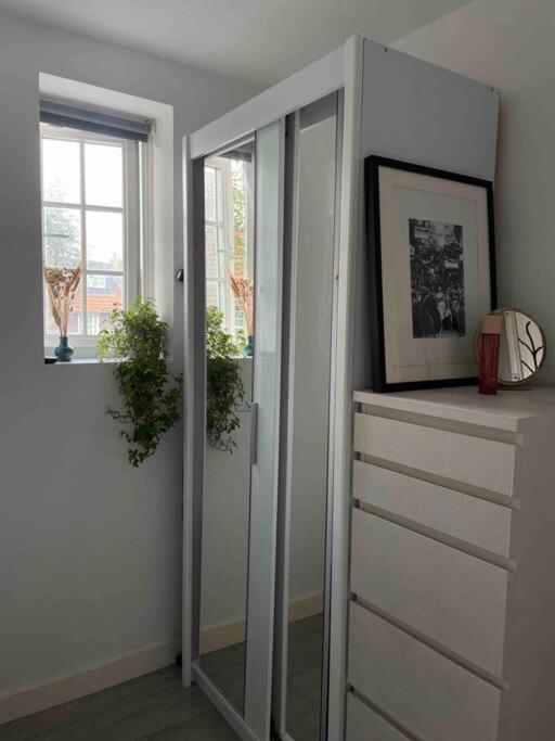 Leilighet One Bedroom Putney Village Flat *