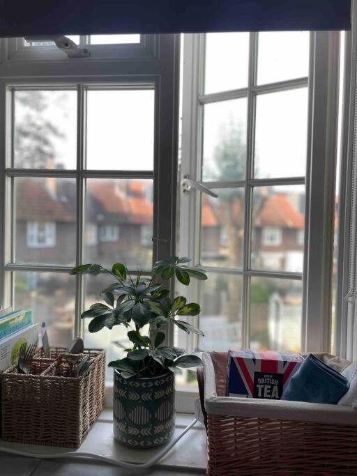 One Bedroom Putney Village Flat Leilighet *