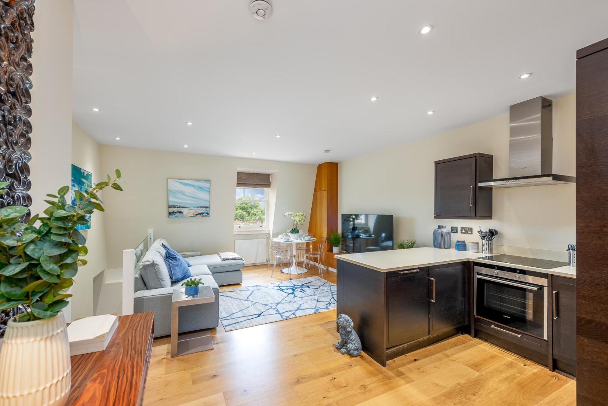 Appartement Moments From Hyde Park & Notting Hill With Free Luggage Storage And Washing Machine Londen