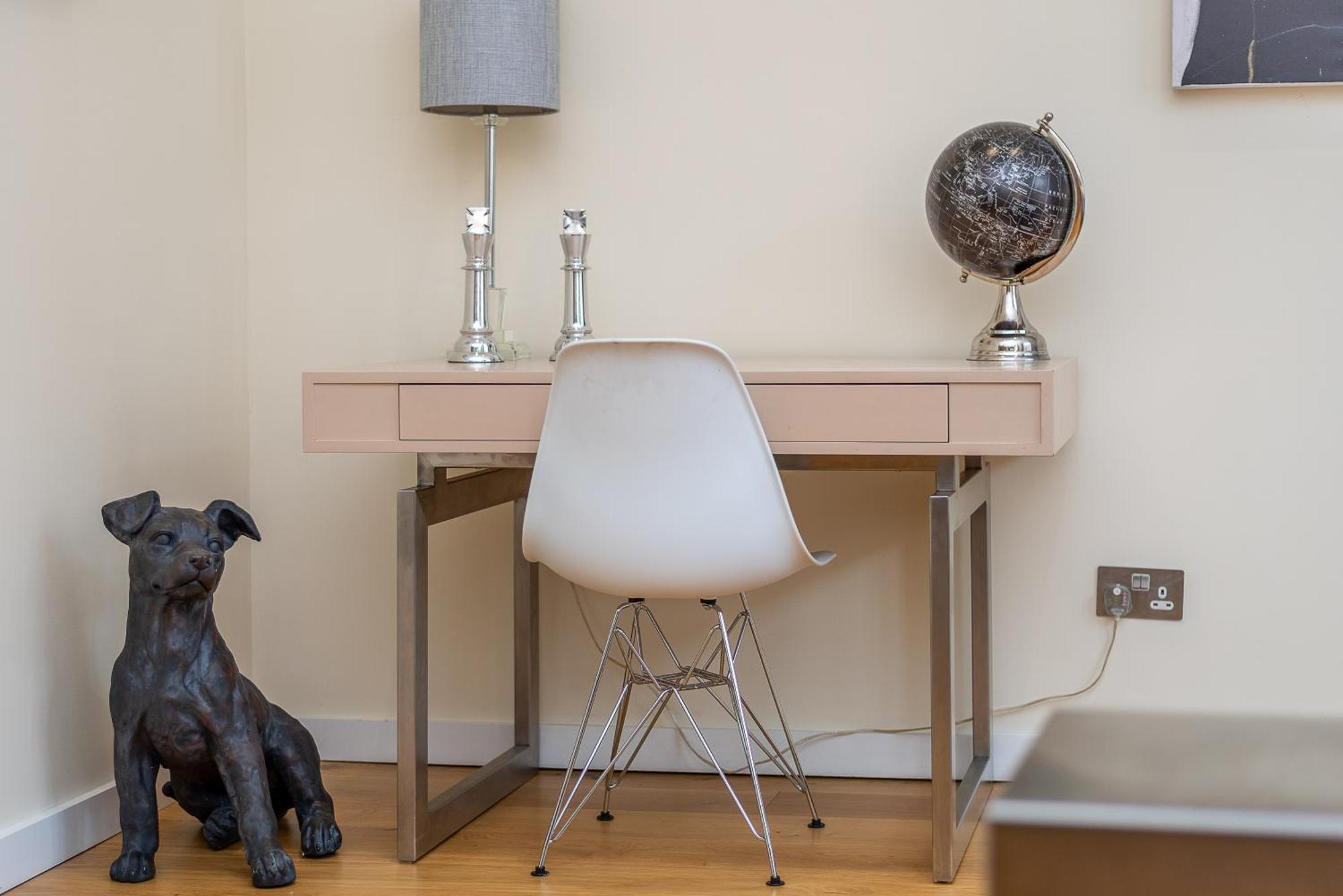 Appartement Moments From Hyde Park & Notting Hill With Free Luggage Storage And Washing Machine Londen