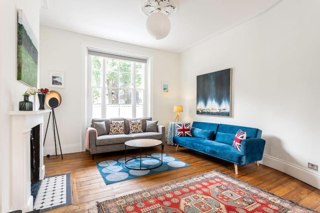 2-bedroom Split-level In Notting Hill Appartement