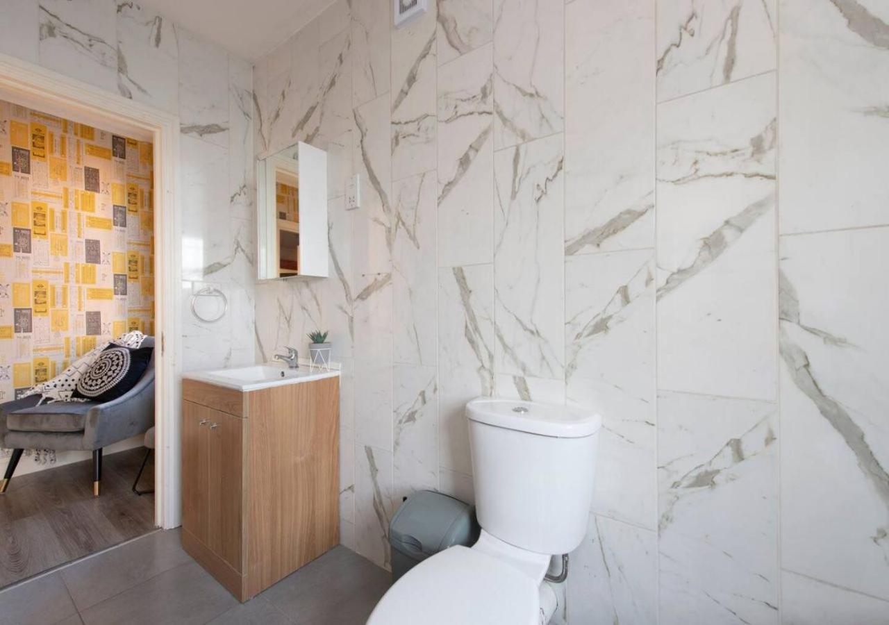 Welcoming And Radiant - One Bedroom In The Heart Of South * London