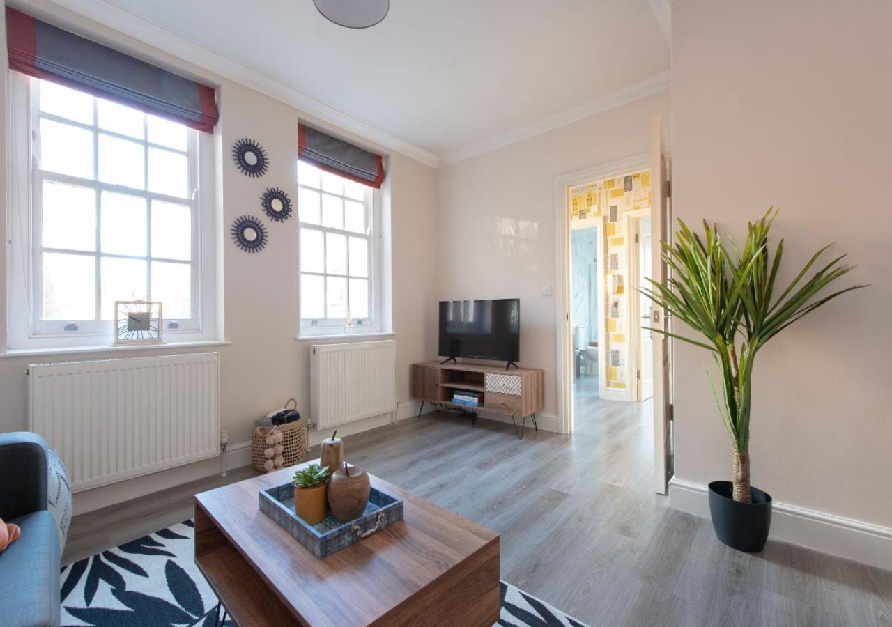 Welcoming And Radiant - One Bedroom In The Heart Of South * London