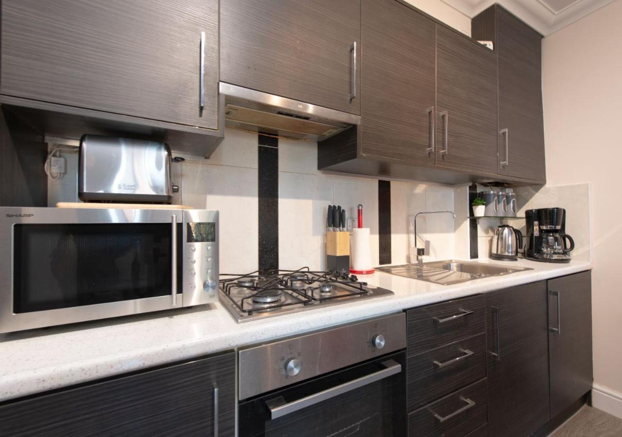 Welcoming And Radiant - One Bedroom In The Heart Of South *