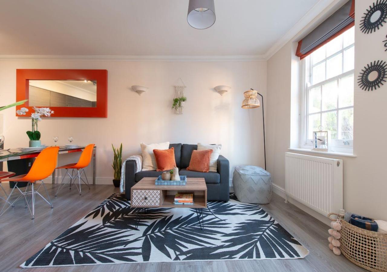 Welcoming And Radiant - One Bedroom In The Heart Of South