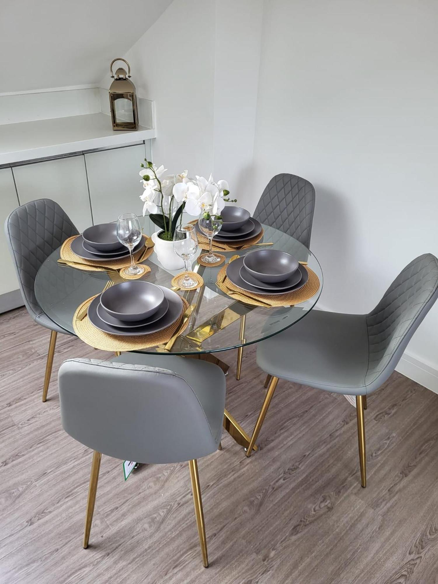 20 Mins To Central London, Stylish Sky Views 2 Bed *