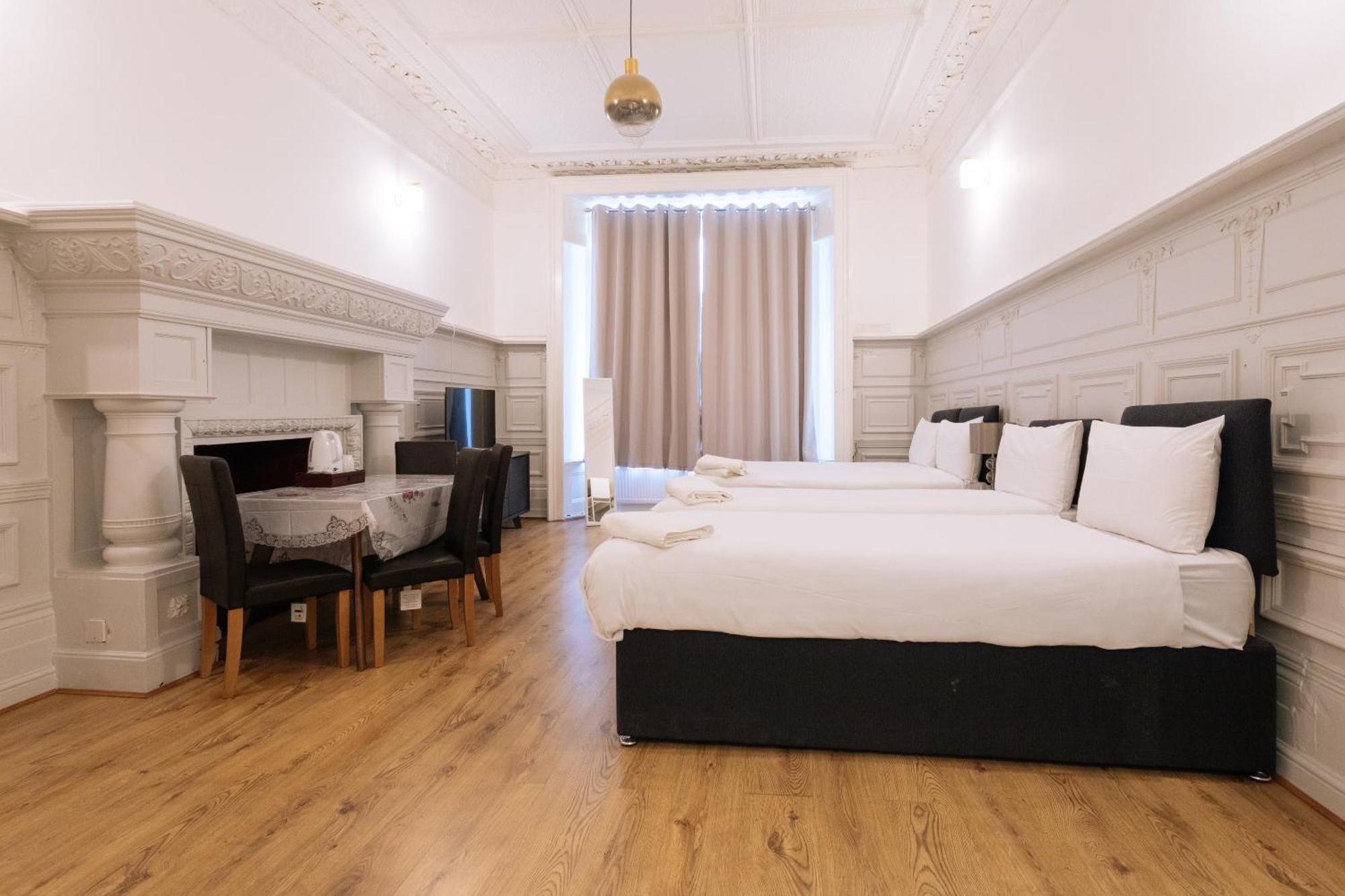 The Chapter - Hyde Park Hotel *