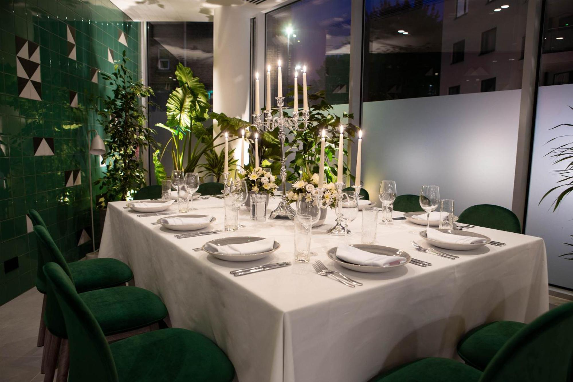- Whitechapel By Ihg Hotell 4*