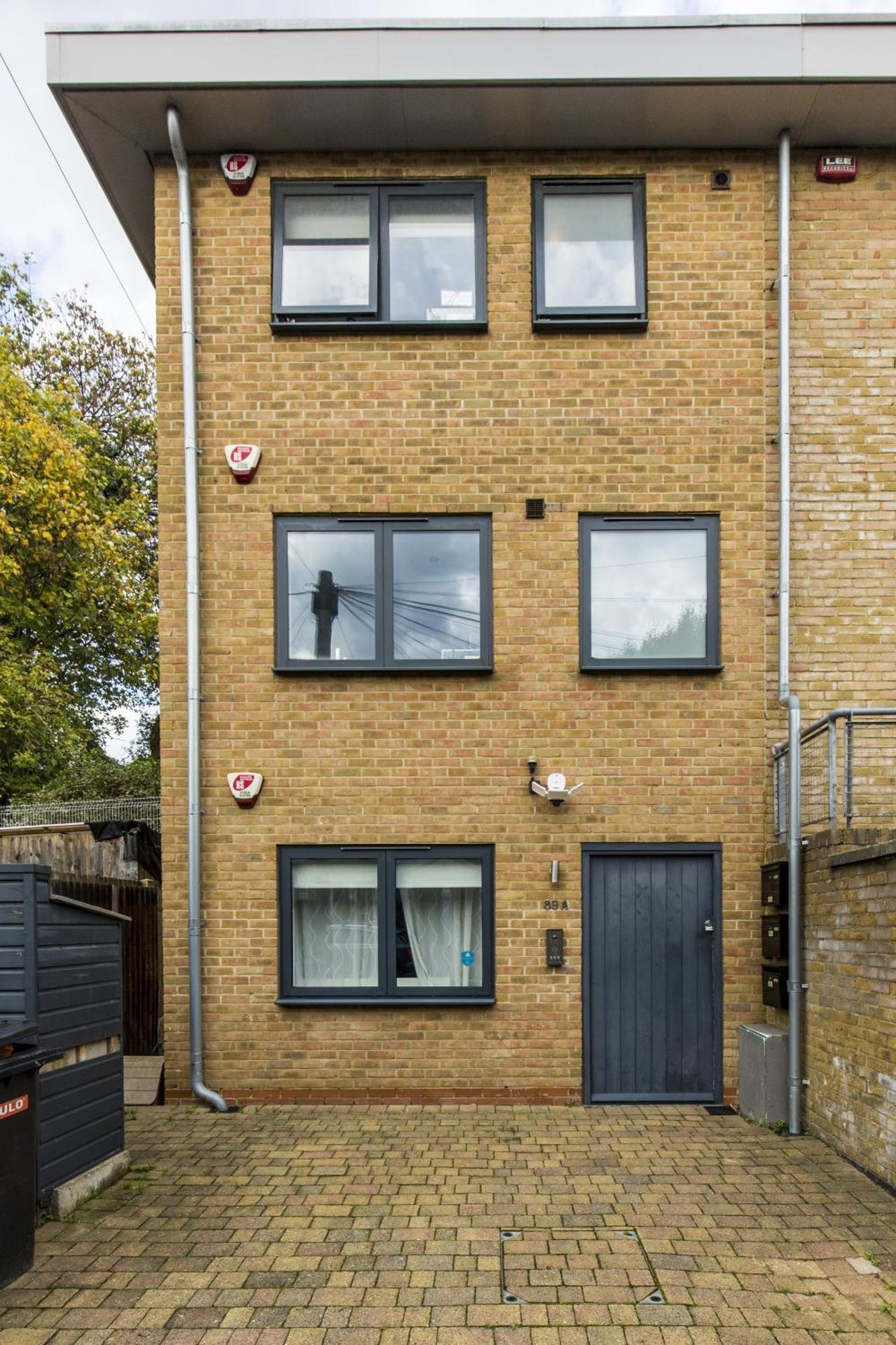 Manor House By Morethanstays Apartment