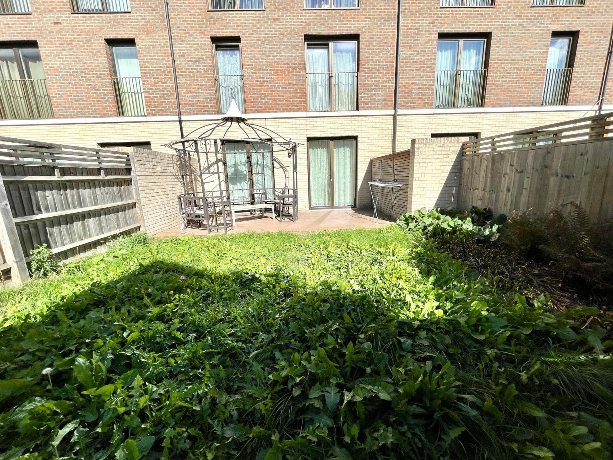Stratford Luxury House: Spacious Garden Retreat Near Westfield * London