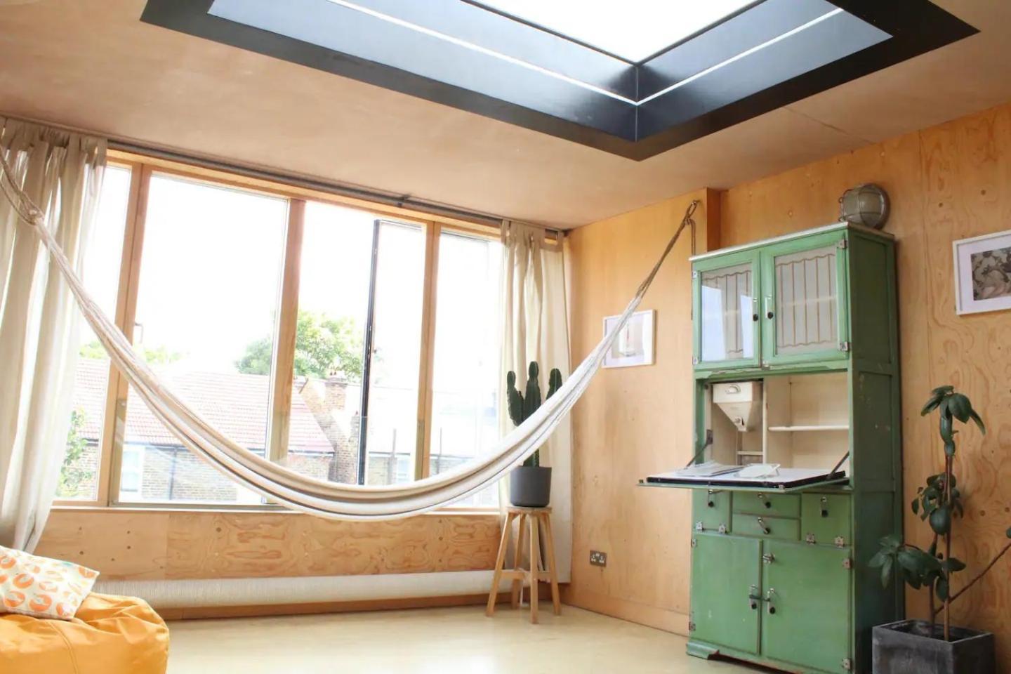 Stunning Loft In Brixton, Pensionat London