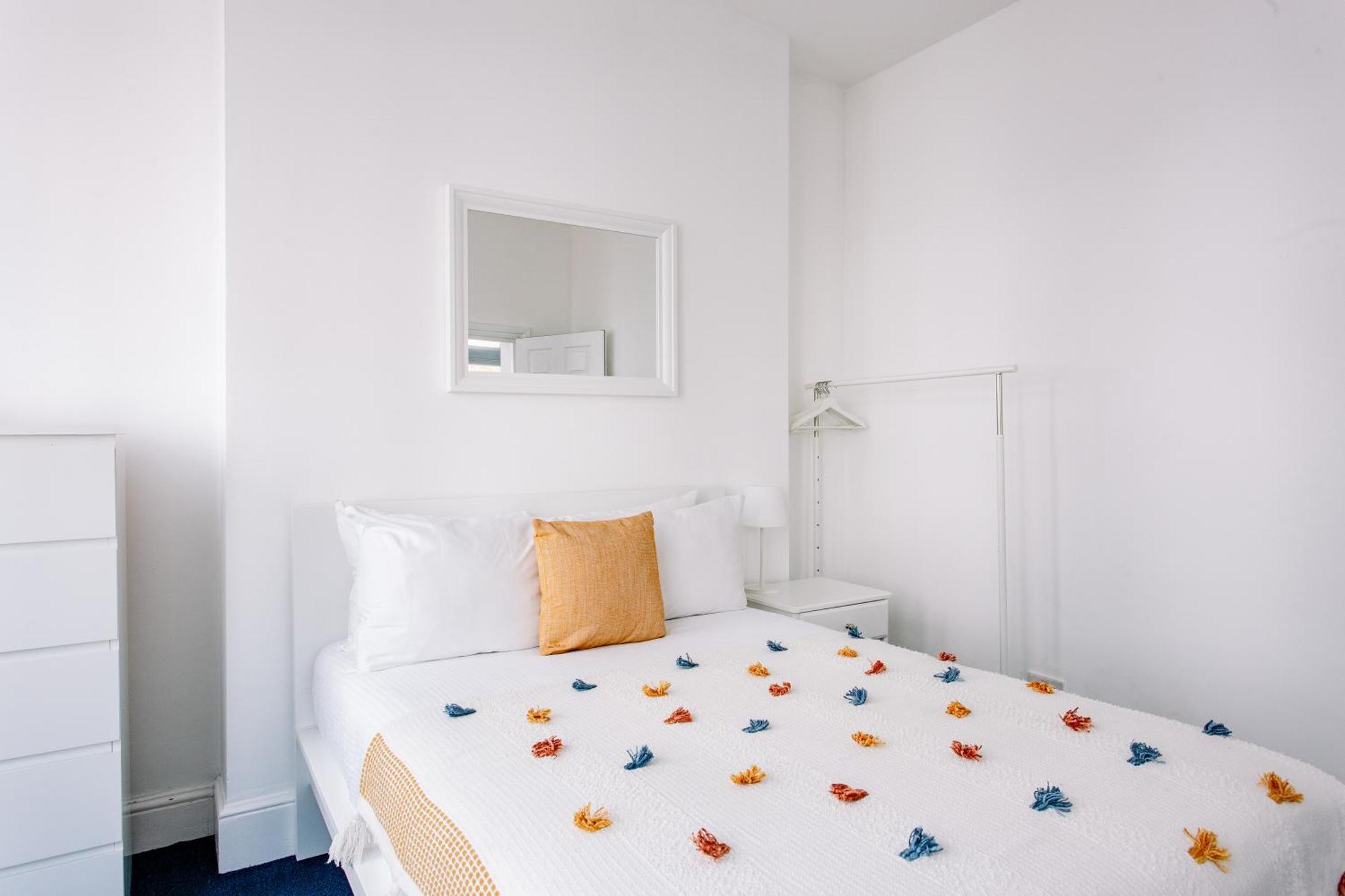 Apartment Are Located In The Heart Of Shoreditch