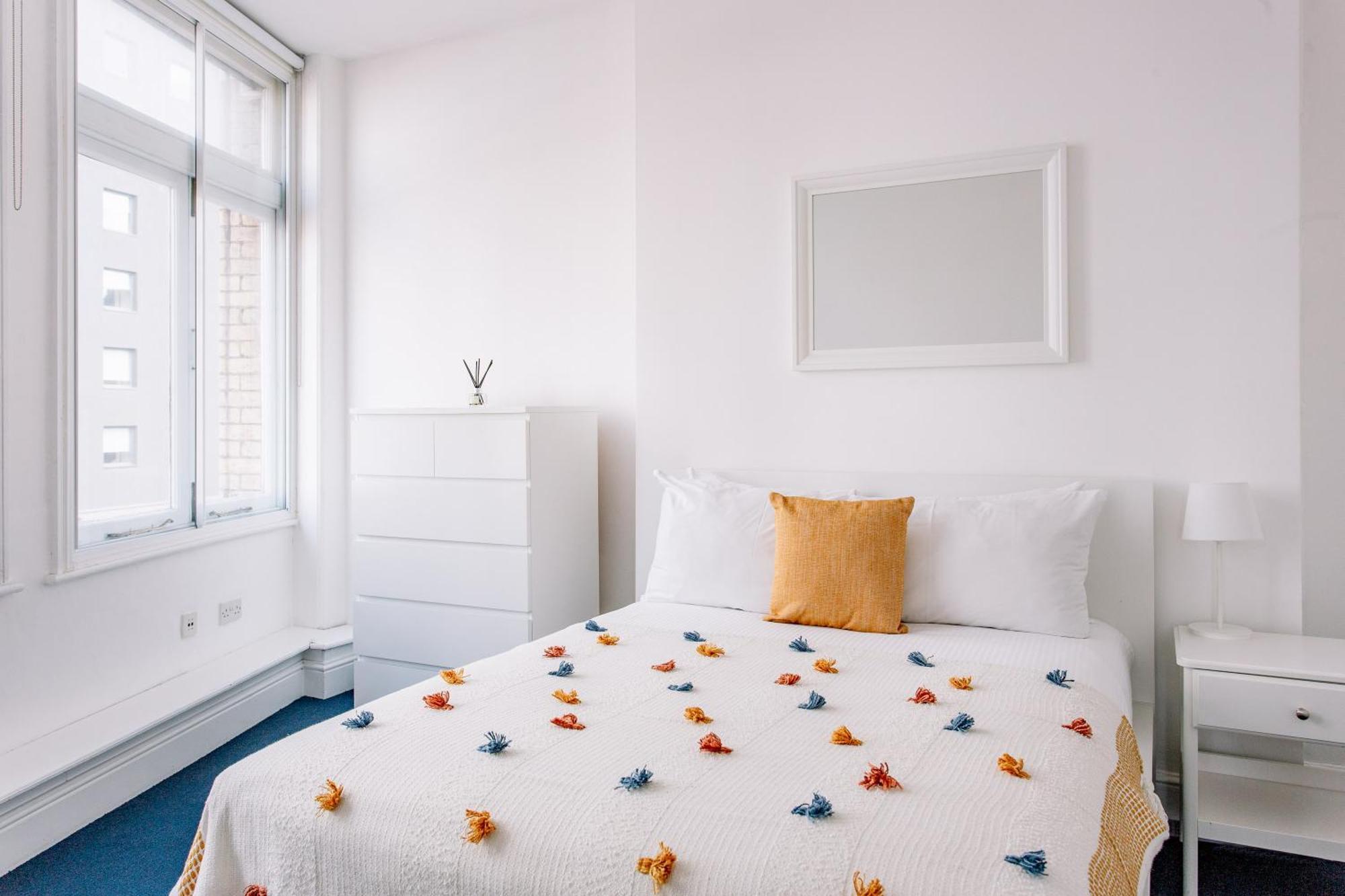 Apartment Are Located In The Heart Of Shoreditch *