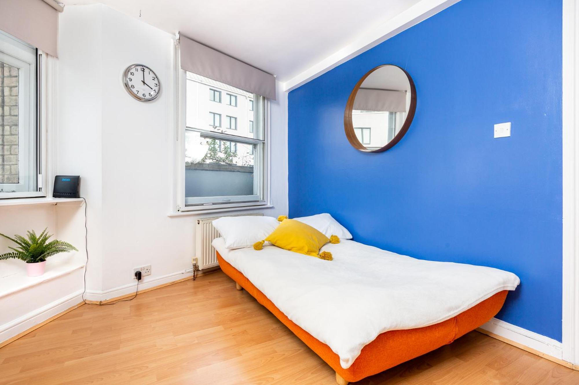 Apartment Are Located In The Heart Of Shoreditch *